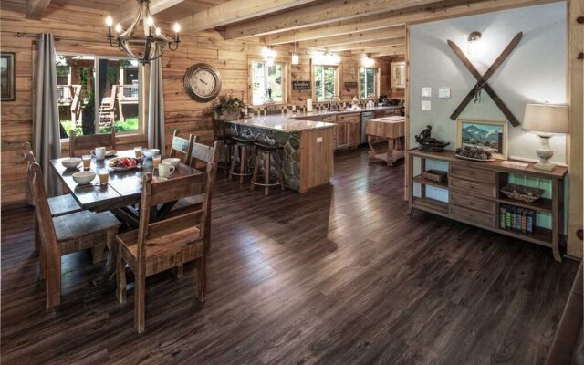 Clearwater Cabin - Three Bedroom Cabin
