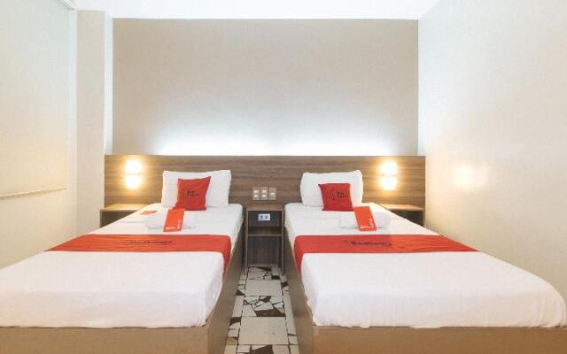 Reddoorz @ V Plaza Hotel Manila