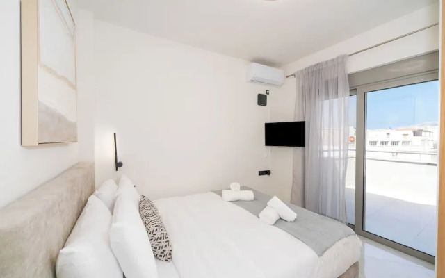 Acropolis View - Stylish City Penthouse