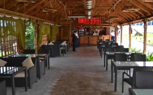 Admiral Yacht Club