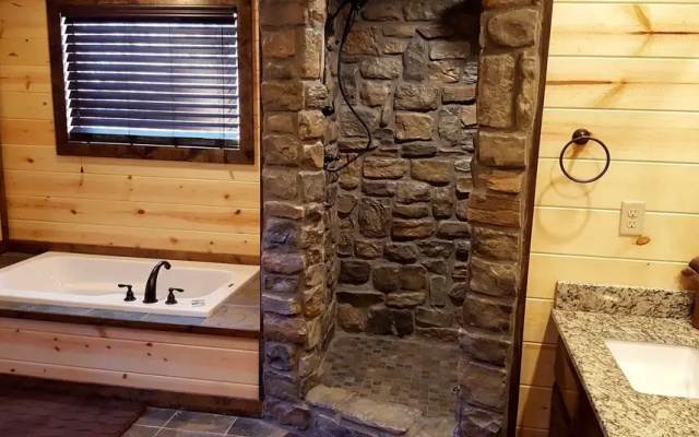 Ace in the Hole Cabin in the Wood With Hot Tub and Fireplace by Redawning