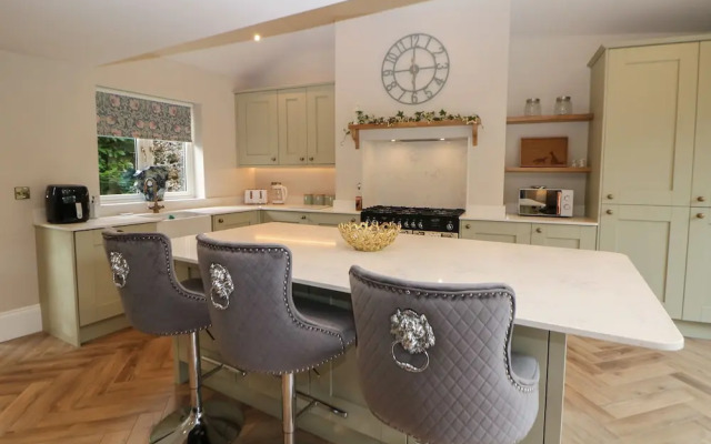 Netherdale House