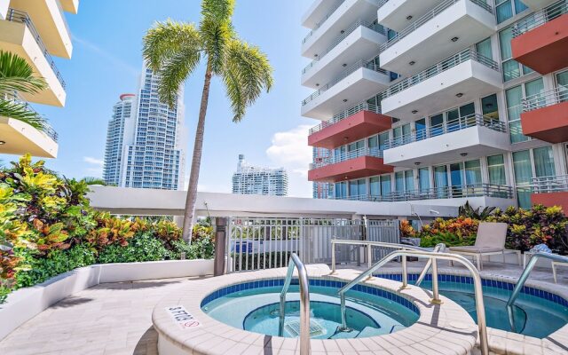 Bentley Beach Club by Edgewater One VR