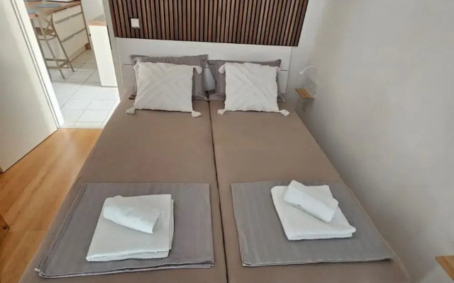 Apartment M & VALENTIN
