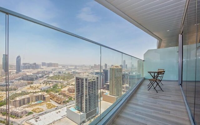 Guest and Co - Enchanting Vistas From This Fancy Apartment in JVC