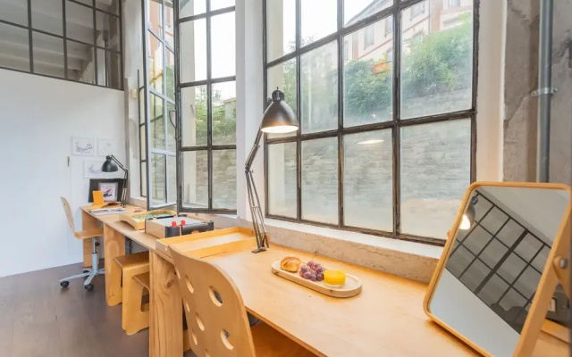 Design Loft With Private Parking
