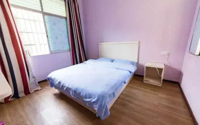 Nanchang Light Blue Homestay (Shuanggang Subway Station Branch)