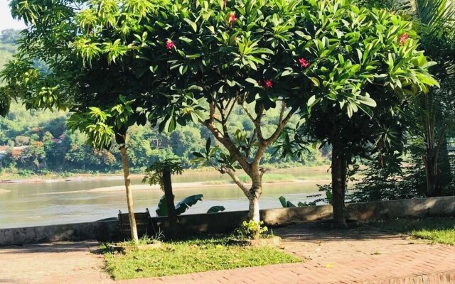 Villa Phonethip Mekong Riverside