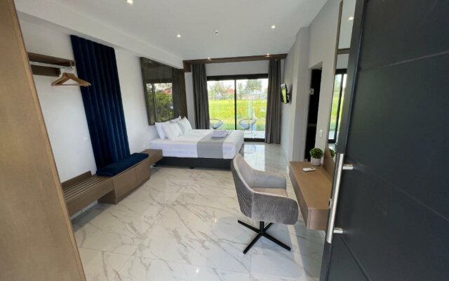 V luxury Suites