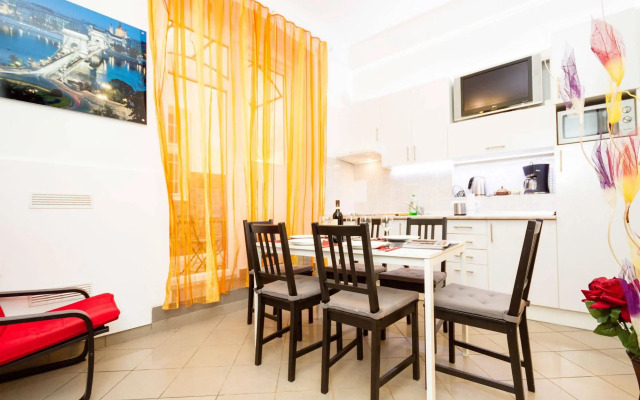 Like Home Opera Apartments