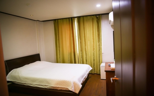 Milgam Central Hotel