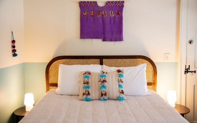 The Charleston House Bed & Breakfast