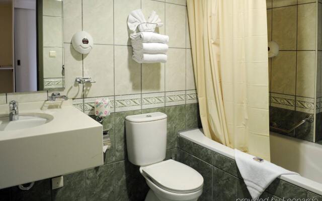 Howard Johnson Plaza Hotel