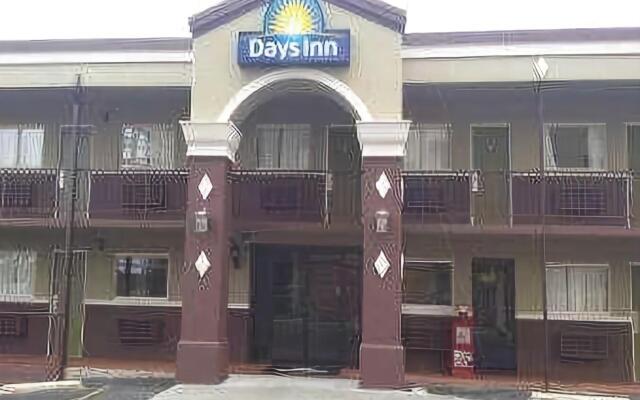 Days Inn by Wyndham Hot Springs