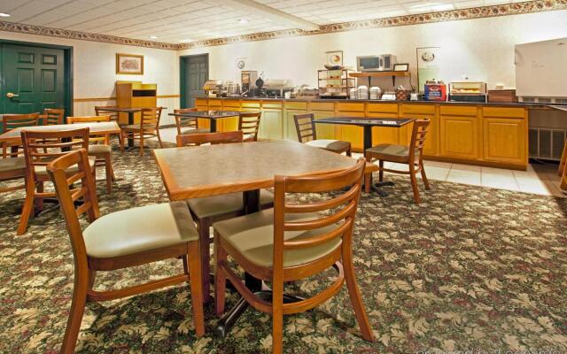 Country Inn & Suites by Radisson, Fairborn South, OH