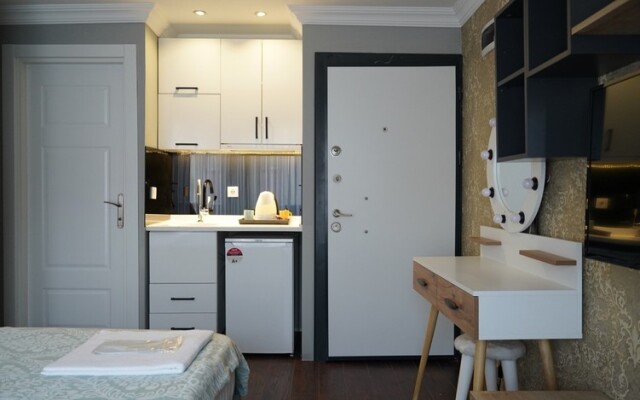 Middle Village Suit Hotel
