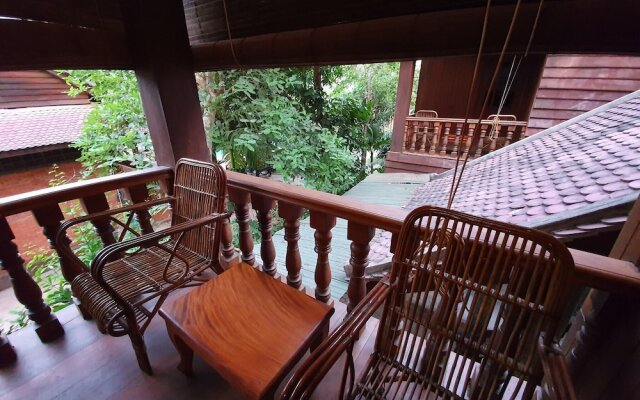 Sam Moon's Hotel Angkor Wooden House