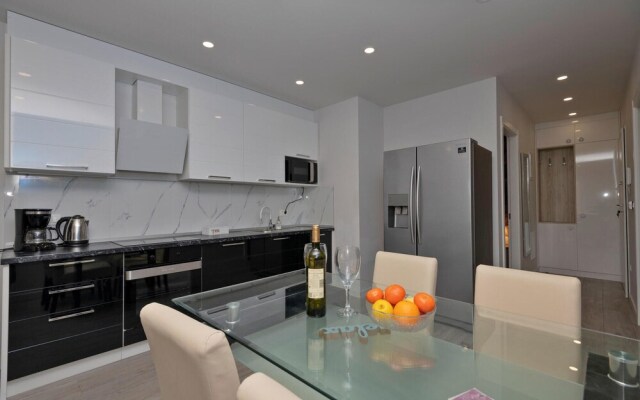 Awesome Apartment in Makarska With Wifi and 1 Bedrooms