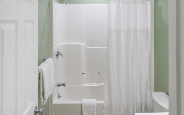 The Admiral's Inn Resort