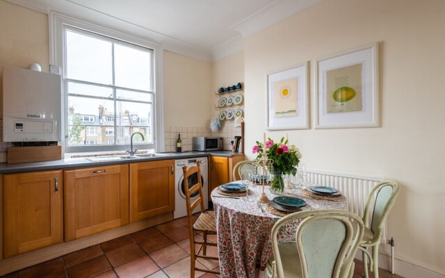 Panoramic Family Home in Maida Vale