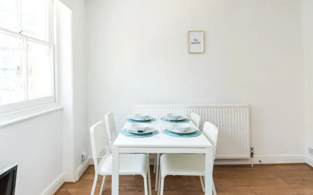 Super 1BD Flat Minutes From Kings Cross Station!