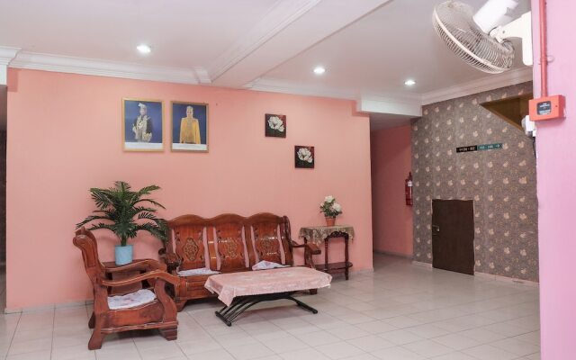 OYO 90167 Hotel Tiara