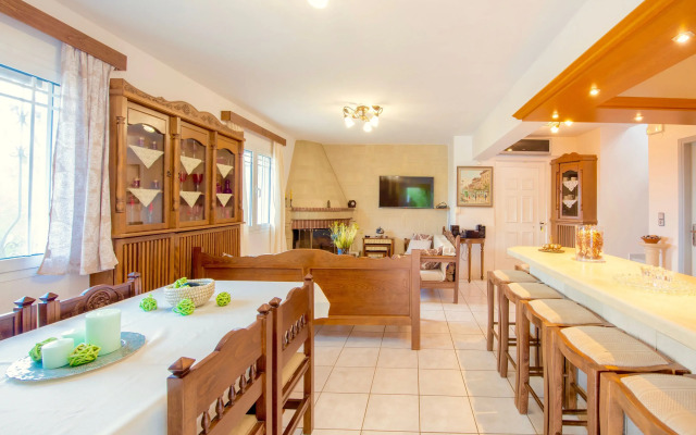 Villa Apollo With Private Pool And Tennis Court
