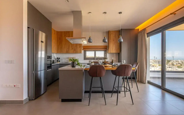 Eagles Nest- 2BR stylish, free park, Netflix