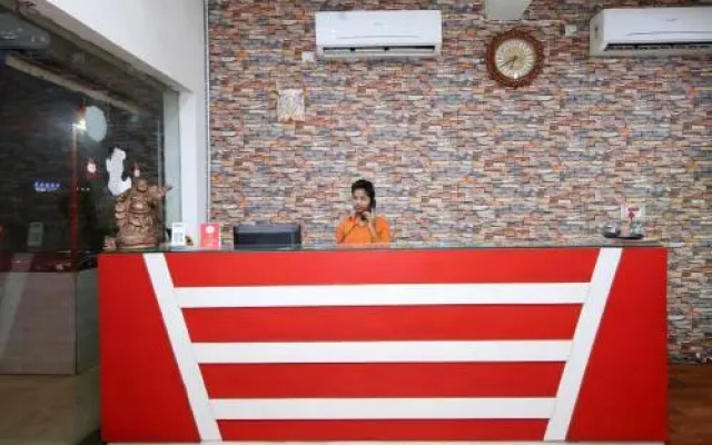 Happy Restaurant by OYO Rooms