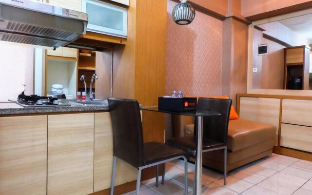 Pool View Apartment Green Pramuka