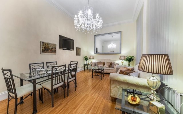 Luxury Private Apartment in Kensington