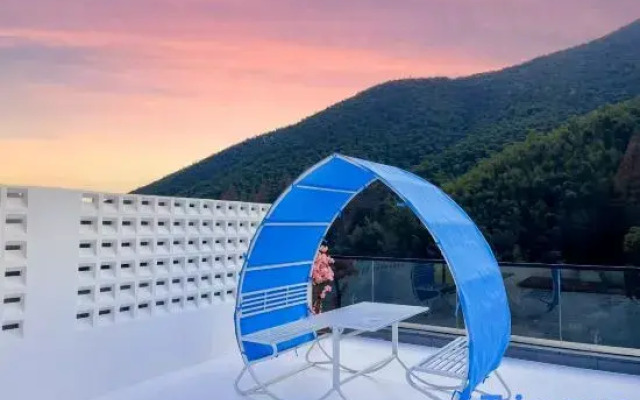 No. 73, Xiwuli · Moganshan French Light Luxury Courtyard Family-friendly Boutique Accommodation