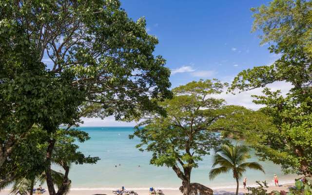 Grand Palladium Lady Hamilton Resort & Spa All Inclusive