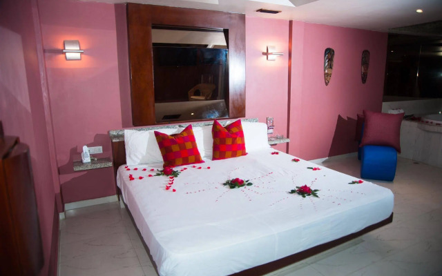 Hotel Aladdin Caracas - Couples Only