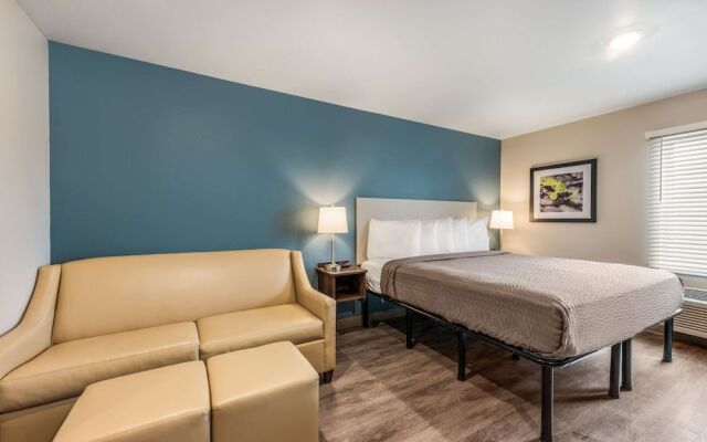 WoodSpring Suites Linden