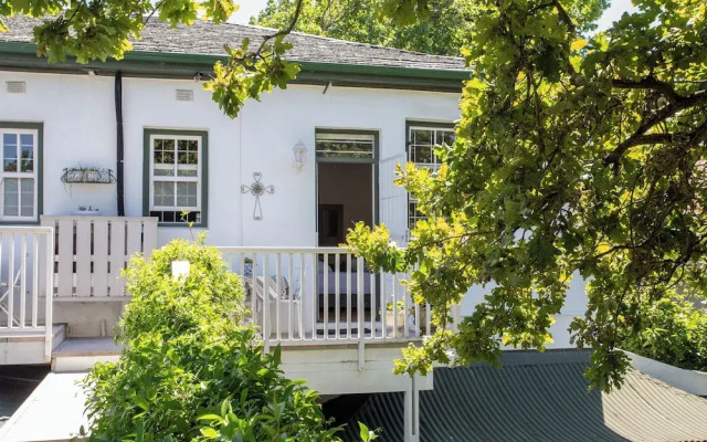 Sandown Lodge
