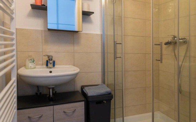 Sunny Villa Apartments