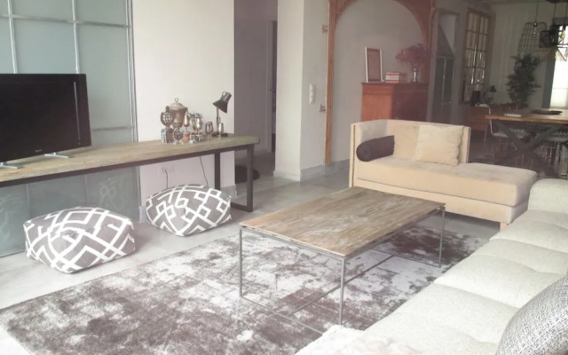 Apartamento Bizcocheros con piscina y jardin