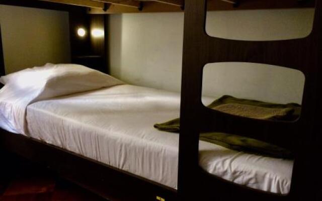 Yogi Hostel
