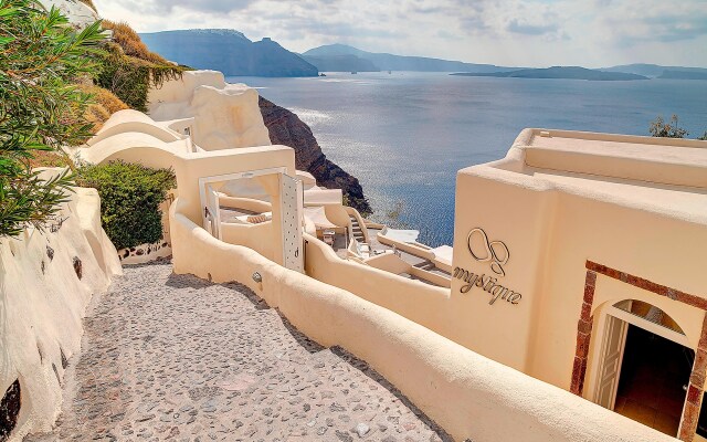 Mystique, a Luxury Collection Hotel, Santorini