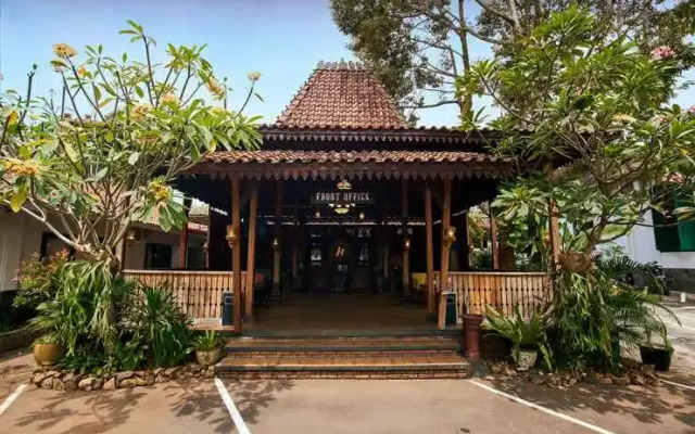 Tlogo Resort & Goa Rong View