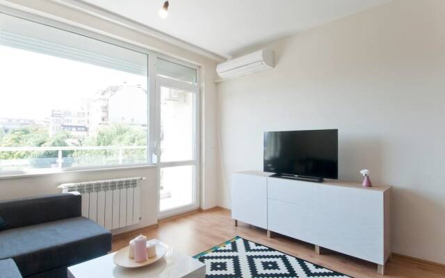 Fm Premium 1-Bdr Apartment - Banishora District