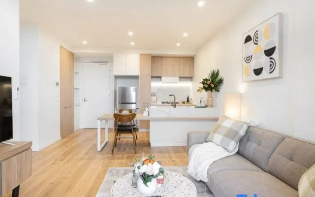 Stylish 1BR Apt in Ivanhoe with Free Parking