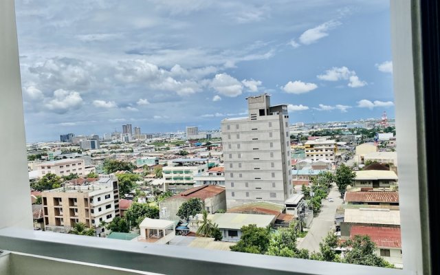 Seaview Infinity Pool Near IT Park Mall