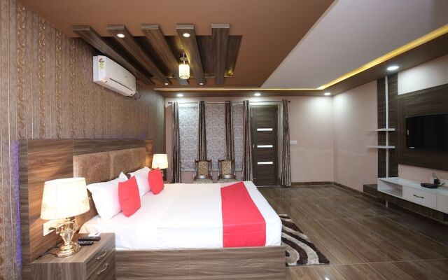 OYO 27743 Hotel Platina