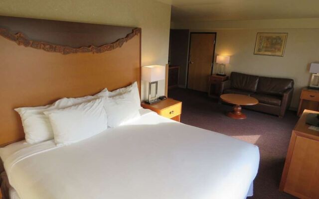Pacific Sunrise Inn & Suites