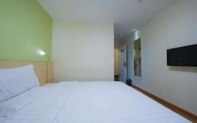 7 Days Inn Guangzhou Baoye Road Shayuan Metro Station Branch