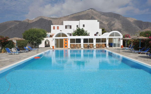Santa Irini Hotel