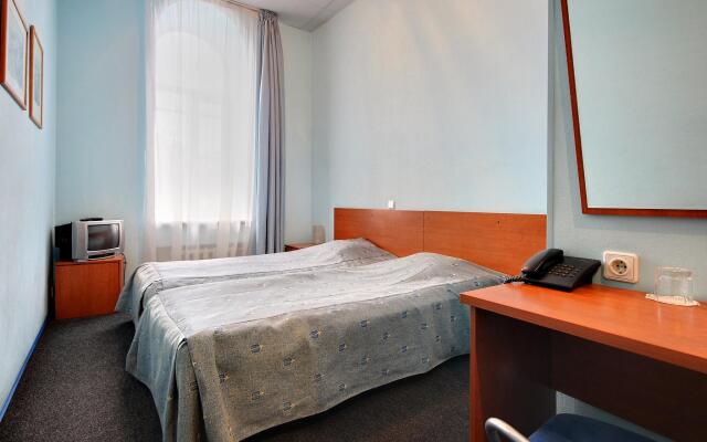 Rinaldi at Moskovskiy- I