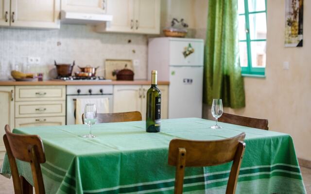 House Ulika - Freshly Renovated, Unique & Rural Style